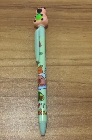 Caneta Verde com Capivara na ponta Segurando uma Fruta