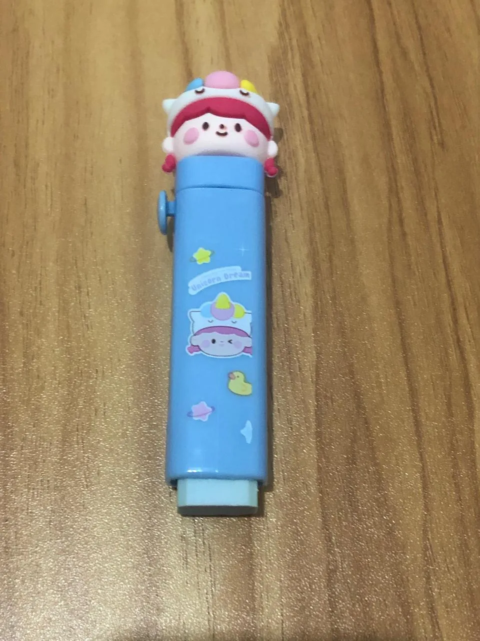 BORRACHA MENINA DE TOUCA DE UNICÓRNIO