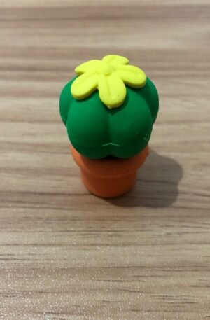 MINI BORRACHA CACTO REDONDO COM FLOR AMARELA VASO LARANJA