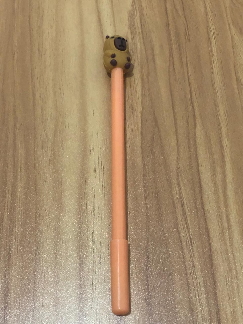 Caneta Bege com Capivara na ponta