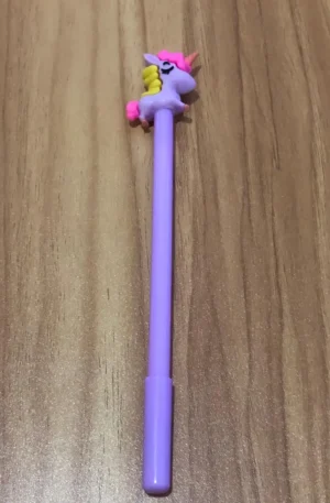 Caneta ponta Unicórnio roxa