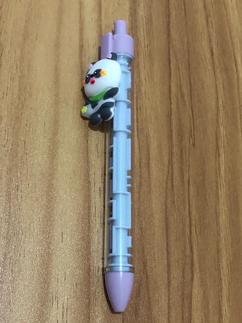 CANETA ESFEROGRÁFICA LABIRINTO AZUL COM PANDA - 1 COR TINTA PRETA